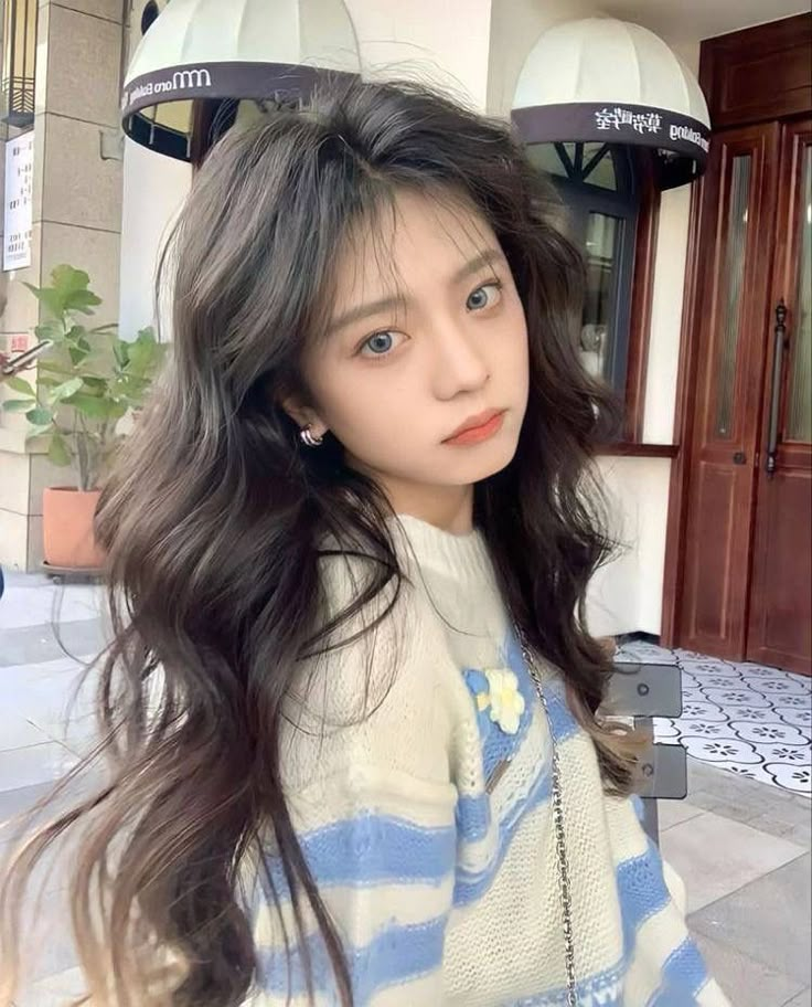 Long Hair Perm, Ulzzang Hair, Hair Color Underneath, Hair Style Korea, Hair Inspiration Long, Hair Color Streaks, Shot Hair Styles, Haircuts For Medium Hair, Hair Wraps