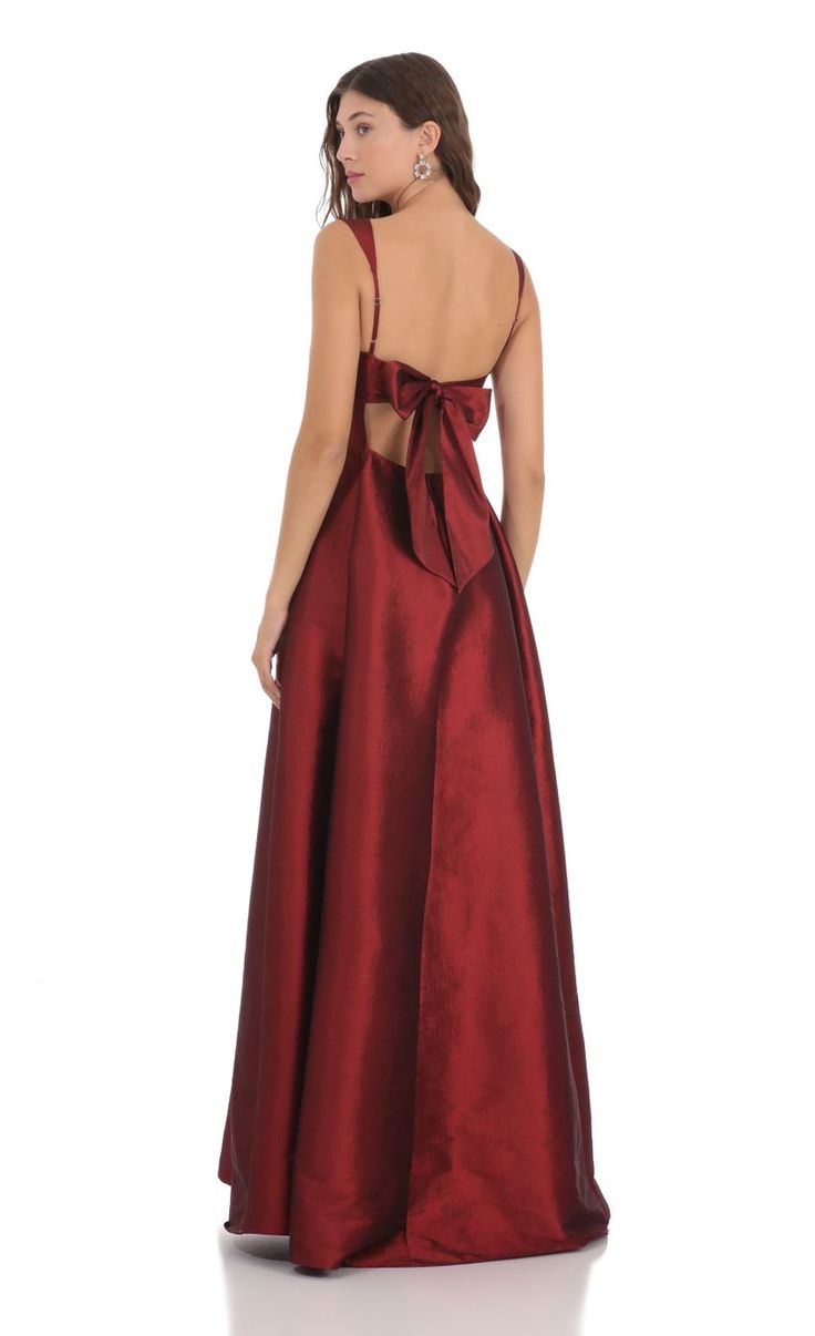 Square Neck Fit and Flare Maxi Dress in Maroon | LUCY IN THE SKY Flare Maxi Dress, Prom Dress Inspo, Lucy In The Sky, Prom Dress Inspiration, Maxi Dress Prom, Pretty Prom Dresses, Grad Dresses, Mode Inspo, Hoco Dresses