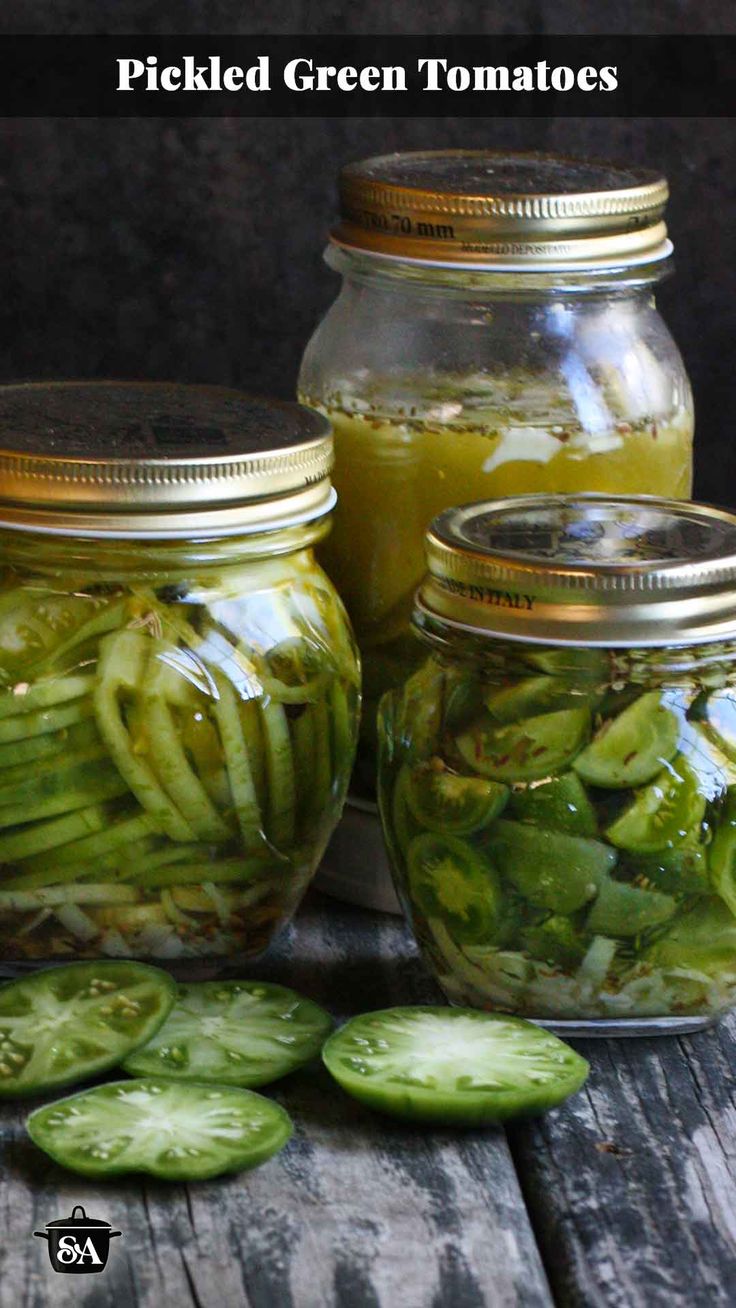 Three jars of pickled green tomatoes. Green Tomato Pickles, Tomato Pickle Recipe, Charcuterie Trays, Baked Parmesan Tomatoes, Pickled Green Tomatoes, Pickled Tomatoes, Green Tomato Recipes, Best Pickles, Fresh Tomato Recipes