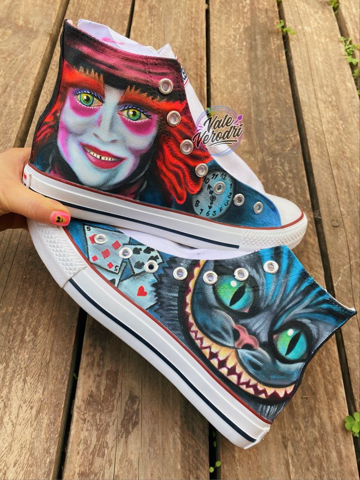 Canvas Shoe Painting, Cheshire Cat Wallpaper, Diy Converse, Canvas Shoes Diy, Painted Shoes Diy, Nike Shoes Women Fashion, Artistic Shoes, Shoe Painting, Painted Canvas Shoes