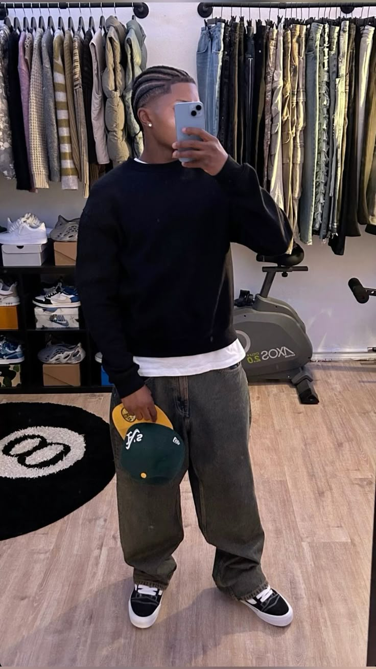 Streetwear Casual Outfits Men, Mens Clean Fashion Aesthetic, La Hat Outfit Men, Outfit Homme Aesthetic, Aesthetic Mens Fashion Summer, Streetwear Fashion Black Man, Mens Fit Inspo Summer, Photoshoots For Men, Michael B Jordan Style Fashion