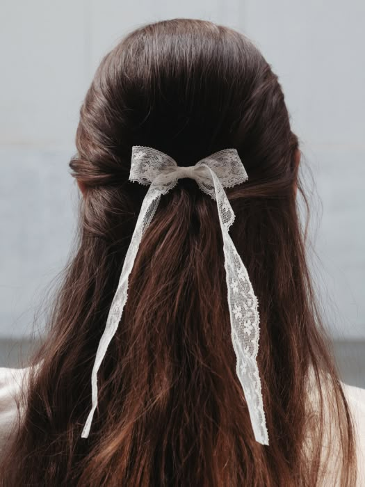 Hair Ribbon Clip, Aesthetic Hair Ribbon, Lace Bows In Hair, Lace Ribbon In Hair, Lace Hair Bows, Wedding Ribbon Hair, Hairstyles With Lace Ribbon, Lace Bow Hairstyle, Mini Ribbon Hairstyle