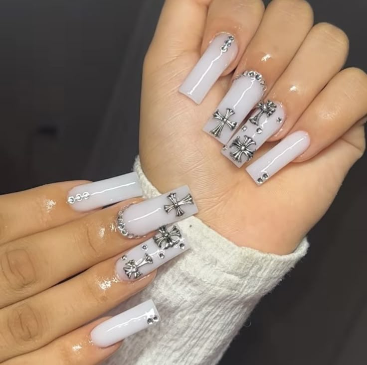 Acrylics With Initial, Baddies Nails, Blue Acrylics, Long French Nails, Acrylic Nails Ideas, Diy Acrylic Nails, Colored Acrylic Nails, Girly Acrylic Nails, French Acrylic Nails