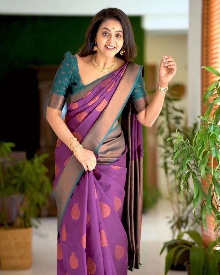 Cotton Silk Saree Blouse Designs Latest, Cotton Saree Blouse Designs Back, Blouse Traditional Designs, Plain Blouse Models, Blouse For Silk Saree Design, Latest Traditional Blouse Designs, Cotton Silk Blouse Design, Chaitra Reddy In Saree, Plain Blouse Designs Latest Fancy