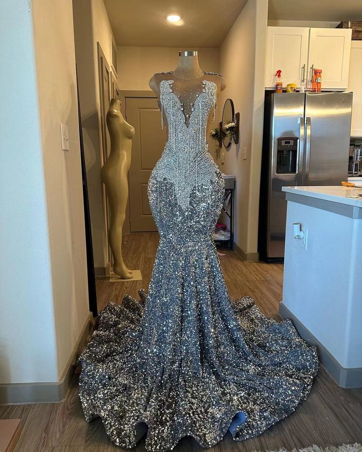 Grey Shiny Prom Dress, High Split Prom Dress, Black And Grey Prom Dress, Prom Dress Women, Mascarade Prom Outfit Dresses, Smokey Grey Prom Dress, Rhinestone Corset Prom Dress, All Diamond Prom Dress, Winter Formal Dresses Black Women