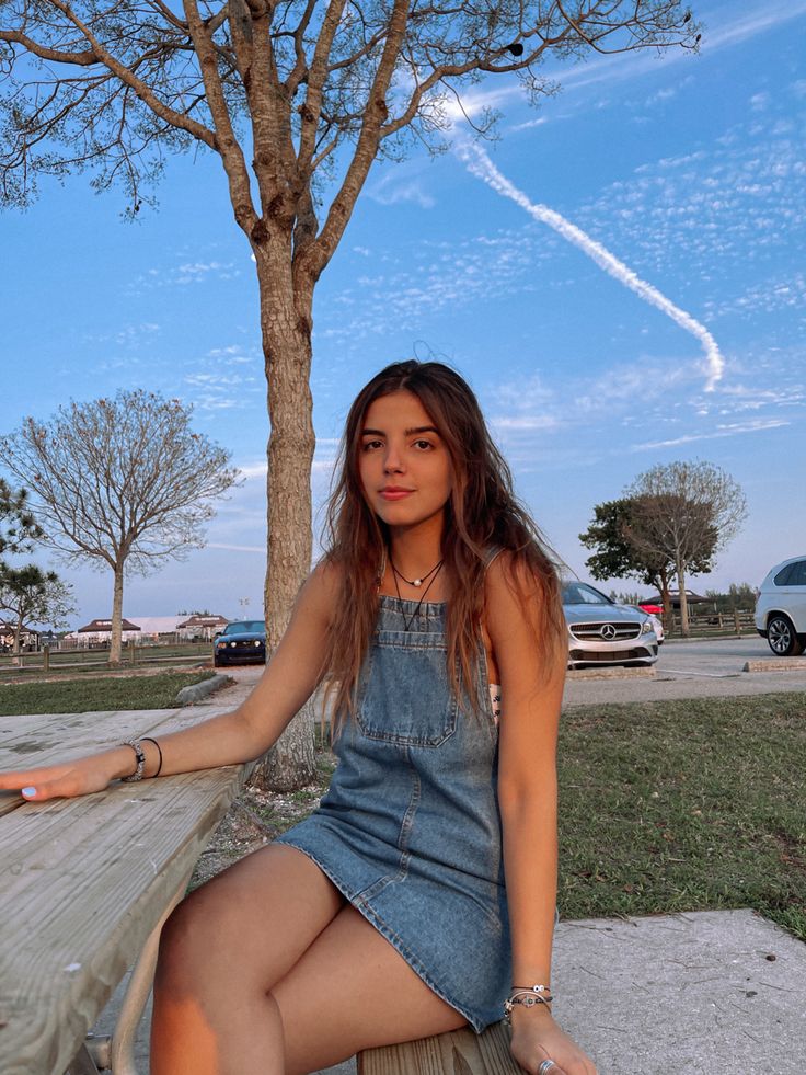 #aesthetic #indiegirl #blueaesthetic #blue #overalls #beachgirl Blue Overalls Outfit Summer, Blue Overalls Outfit, Overalls Outfit Summer, Blue Overalls, Overalls Outfit, Indie Girl, Wedding Makeup Looks, Fan Girl, Outfit Summer