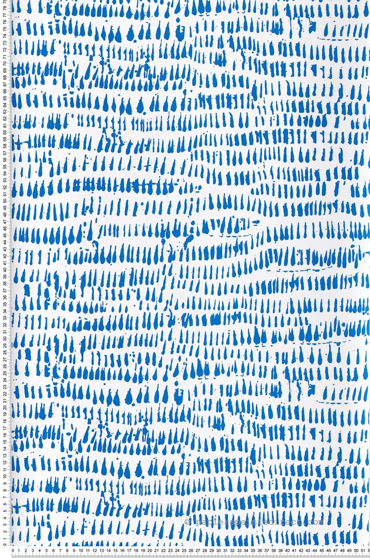 Ce papier peint va devenir une véritable œuvre d'art contemporaine pour votre pièce. Des petits motifs irréguliers bleu électrique, entre le batonnet et la goutte, viennent créer des lignes pas vraiment droites sur le fond blanc du papier. D Art, Collage, Architecture, Pins, Blue, Art