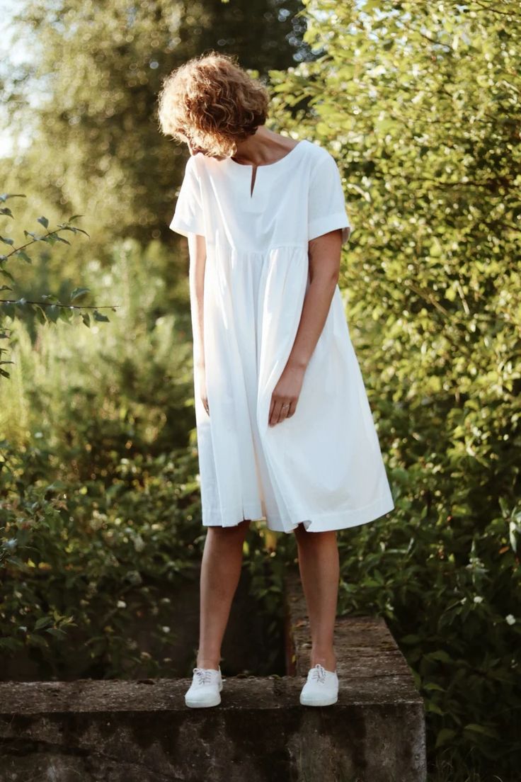 White Cotton Dress With Short Folded Sleeves / OFFON Clothing - Etsy Look 80s, Folded Sleeves, White Linen Dresses, Cotton Sundress, White Cotton Dress, Dress Pleated, Cotton Shirt Dress, White Short Dress, Linen Maxi Dress