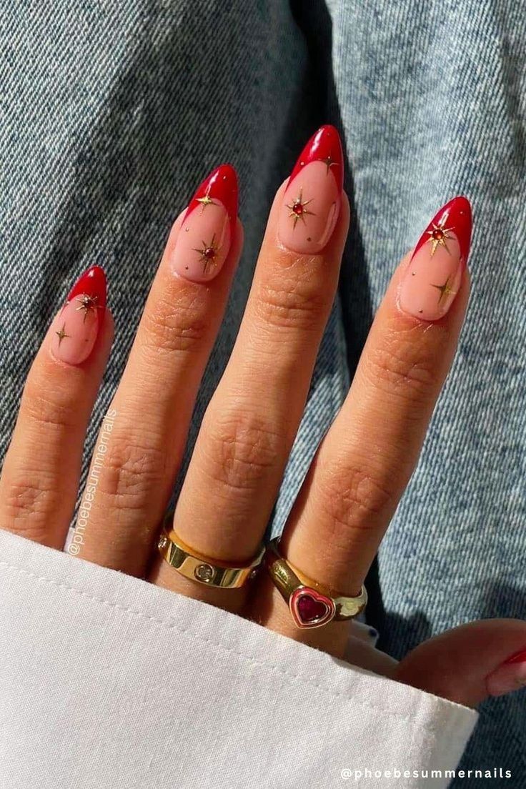 50+ Cute & Classy Christmas Nail Designs for 2024. Searching for the perfect classy and cute Christmas nails for 2024? We’re sharing 50+ trendy Christmas nail designs for 2024/2025! Whether you love short, square, red, acrylic, almond, or simple nails, we’ve got all the Christmas nail inspo you need for the holidays. Holiday nails, winter nails Red Biab Nails Short, Red Tip Nails, Almond Nails Red, Kutek Disney, Short Almond Nails, Nagel Tips, Fake Nails With Glue, Red Nail Designs, Almond Nails Designs