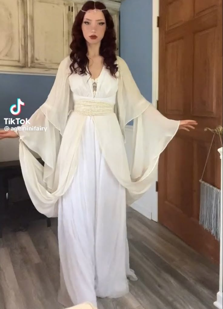 Greek Goddess Costume Diy, Goddess Costume Diy, Greek Goddess Outfit, Greek Inspired Dress, Greek Outfit, Greek God Costume, Ancient Greek Clothing, Greek Dress, Greek Goddess Dress