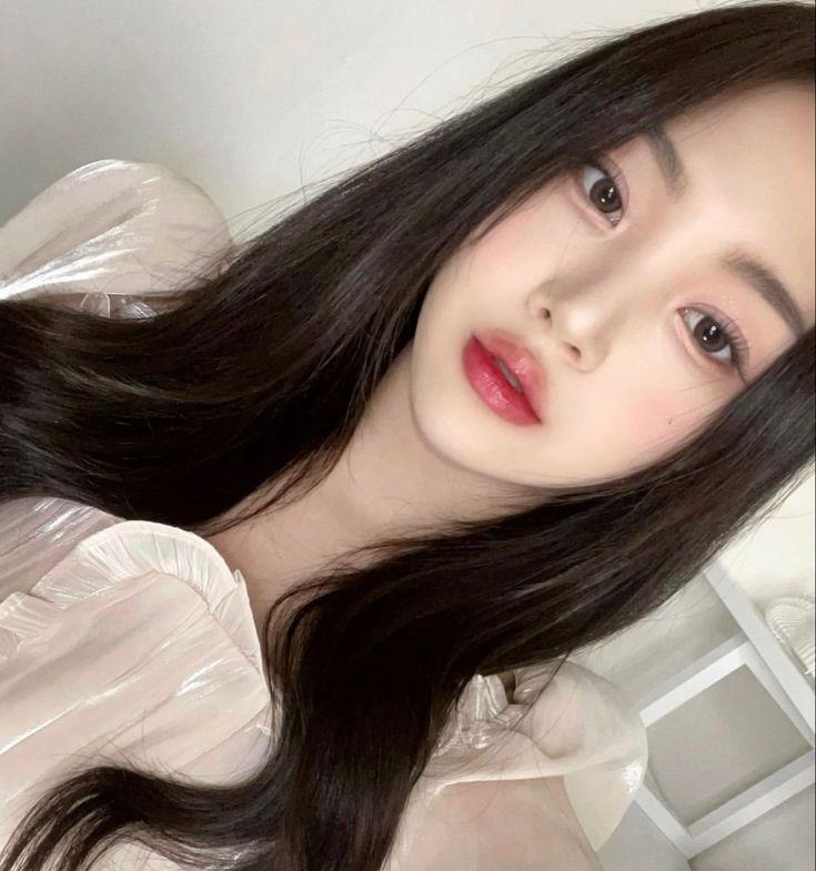 Makeup Asia, V Shape Face, Japanese Makeup, Glowing Makeup, Soft Makeup, Asian Makeup, Pretty Selfies, Cute Makeup, Aesthetic Makeup