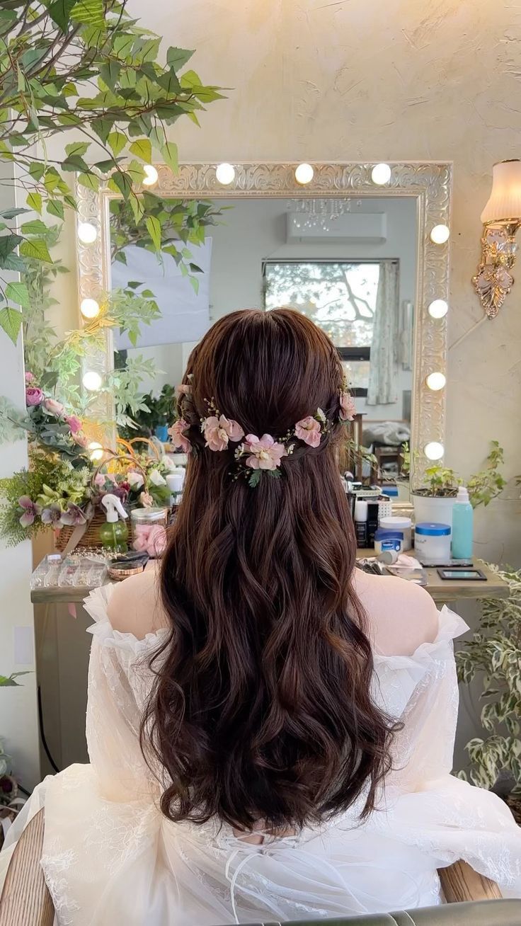 Debut Hairstyles, Hair Down Styles, Bridesmaid Hair Inspo, Bride Hairstyle, Cute Quick Hairstyles, Hair Style Korea, Wedding Hairstyles Bride, Princess Hairstyles, Wedding Hair Down