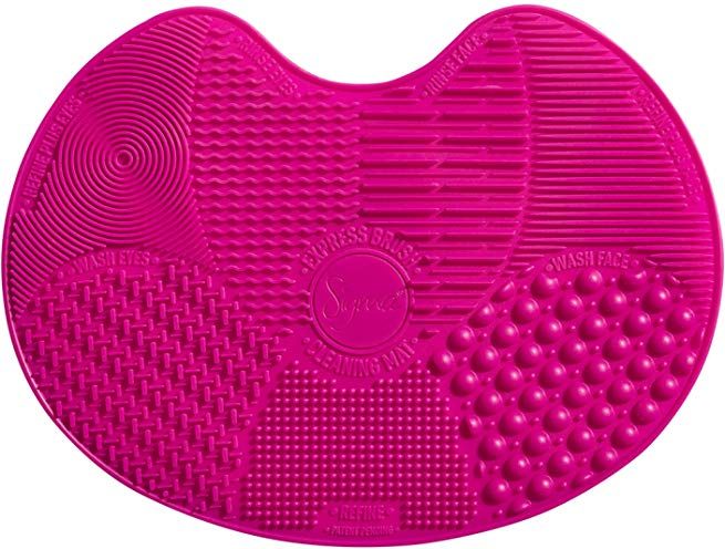 Sigma Beauty Express Brush Cleaning Mat Travel Makeup Kit, Makeup Brush Cleaning Mat, Makeup Brush Cleaning, Silicone Makeup, Quick Makeup, Sigma Beauty, Makeup Brush Cleaner, Brush Cleaning, How To Clean Makeup Brushes