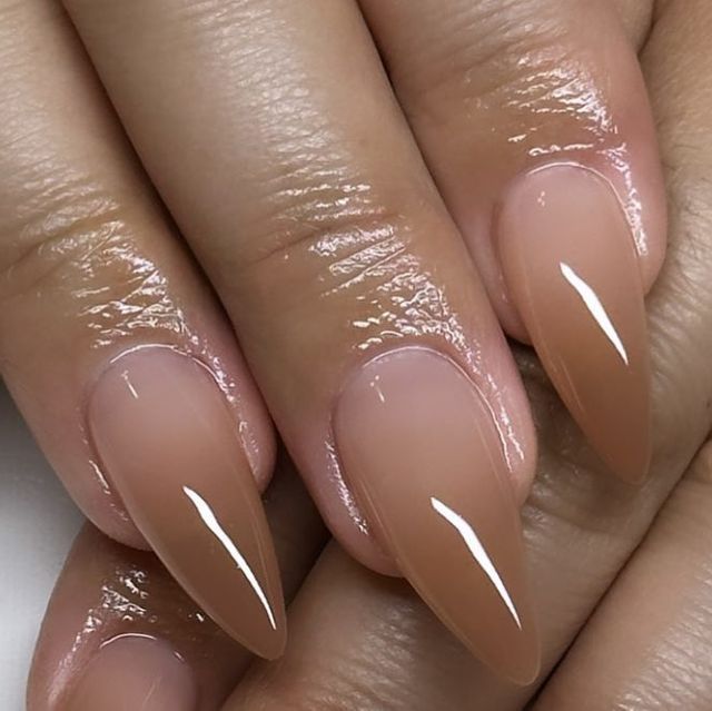 𝐒𝐊𝐘𝐄 | 𝒢𝑒𝓁 𝒳 𝒩𝒶𝒾𝓁𝓈 on Instagram: "♡ 🍫🤎🍂 ♡ length/shape: medium, rounded stiletto . . . . . . ♡ #nailsofinstagram #gelx #apresnails #nails #nailart #apres #nailinspo #nailsofig💅🏼 #inlandempirenails #ienailtech #explore #nailsbyskyelinh" Center Gradient Nails, Gel Nail Designs Round Shape, Nails Acrylic Almond Natural, Short Apres Gel X Nails, Apres Nail Ideas, Fall Medium Length Nails, November Nails Almond Shape, Different Color Ombre Nails, Butter Nails Trend