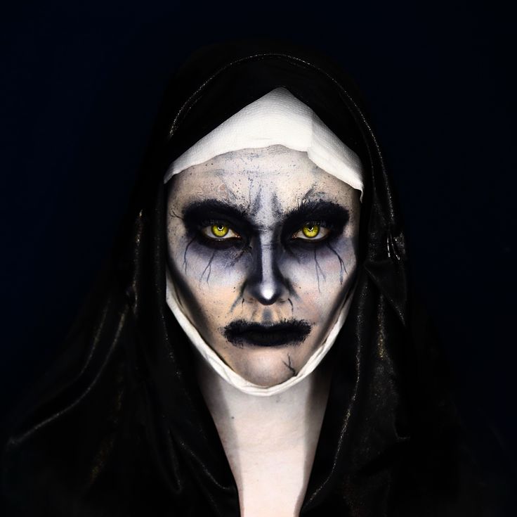 The nun Valak Halloween Valak Makeup Tutorial, The Nun Inspired Makeup, Scary Nun Halloween Costumes, Creepy Nun Costume, Scary Halloween Costumes Diy Horror, The Nun Valak Costume, Nun Makeup Halloween Scary, Priest Halloween Makeup, Zombie Nun Makeup