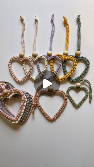 a video demonstrating how to make beaded hearts