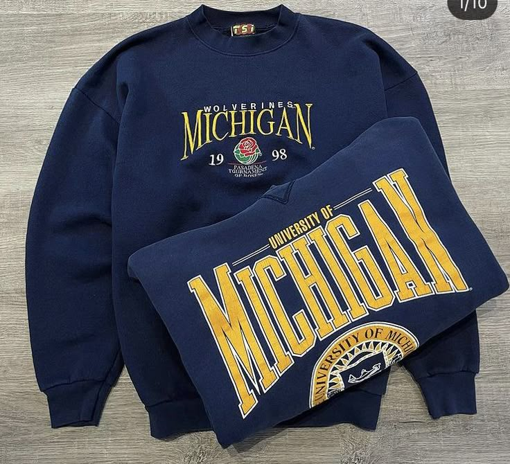 School Merch Design Ideas, University Merch, College Design, University Of Michigan, Sport T Shirt, 로고 디자인, University, Vintage Outfits, Sweatshirts