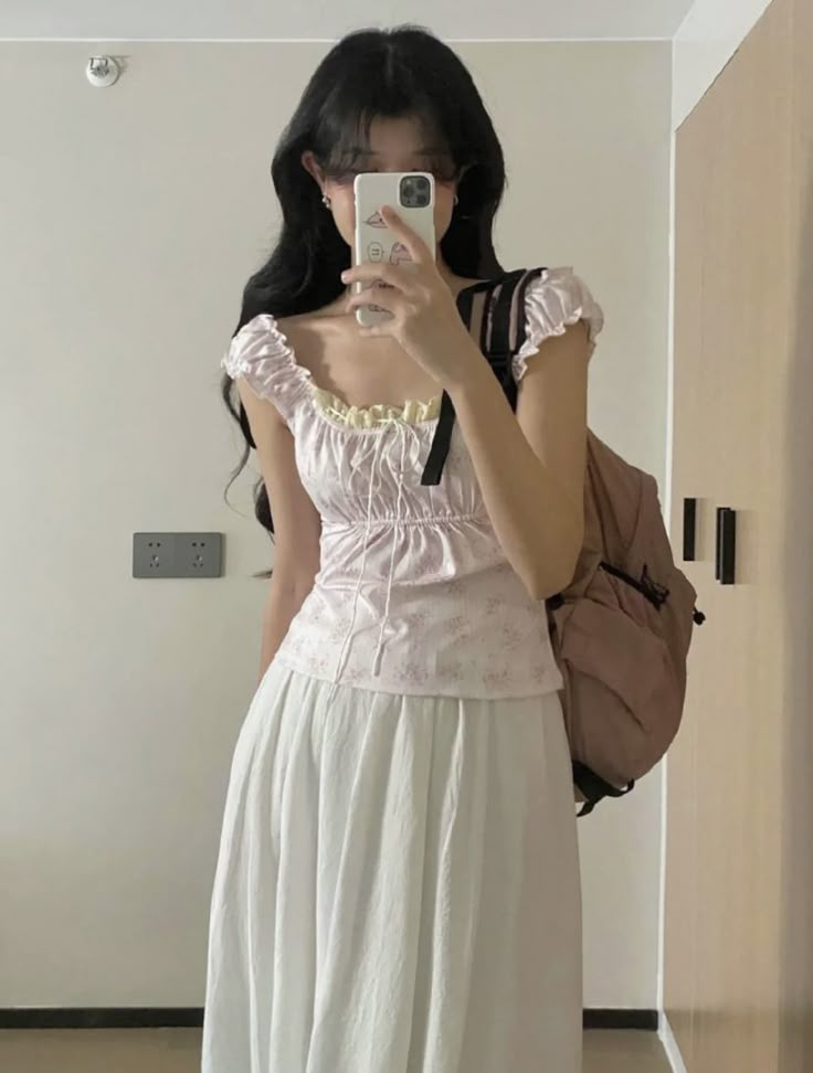 Shoujo Girl Outfit Aesthetic, Shoujo Girl Outfit, Shoujo Life, Shoujo Aesthetic, Himekaji Outfits, Ulzzang Outfit, White Skirt Outfits, Shoujo Girl, White Long Skirt