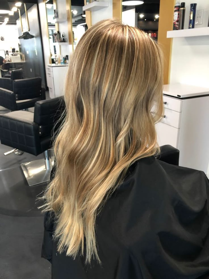 Natural Looking Blonde Hair Highlights, House Interior Makeover, Aesthetic Outfit Ideas Winter, Blonde Highlights Ideas, Asthetic Picture Wallpaper, Interior Makeover, Summer Blonde Hair, Bungalow Style House, Blonde Hair Transformations