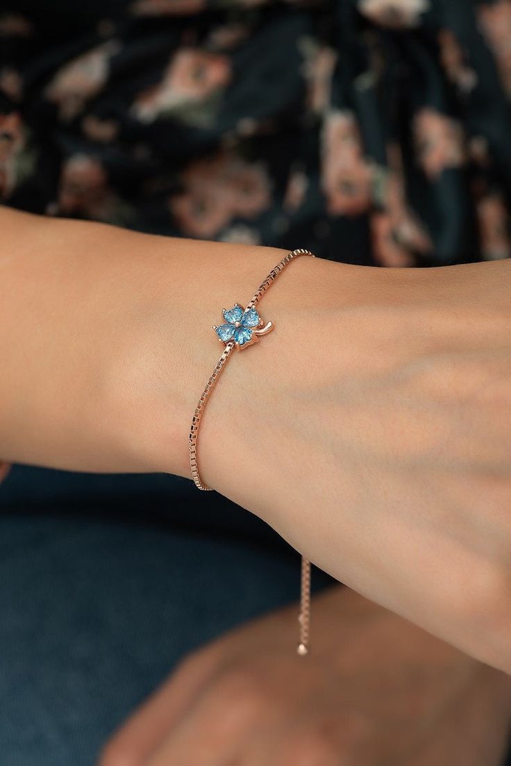 Simplistic Jewelry, Four Leaf Clover Bracelet, Fancy Jewelry Necklace, Pretty Jewelry Necklaces, Clover Bracelet, Fancy Jewellery Designs, Aquamarine Bracelet, Silver Bracelets For Women, Hand Bracelet