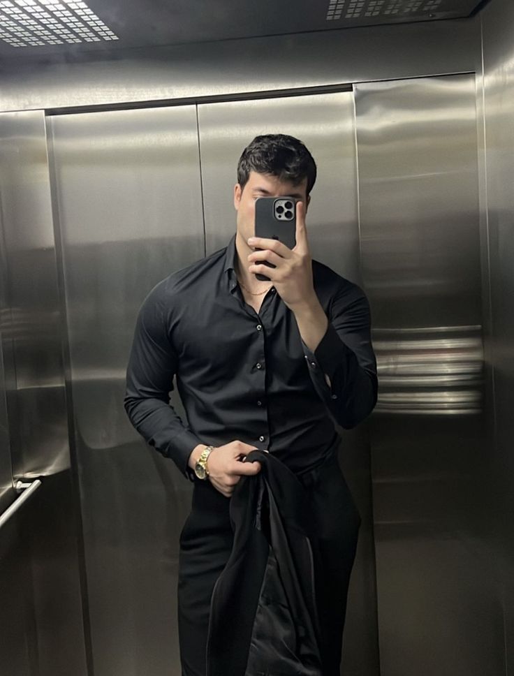 Black Swimsuit Outfit, Mens Wedding Guest Outfit, Black Outfit Men, Gentleman Aesthetic, Look Office, Classy Outfits Men, Mens Casual Dress Outfits, Ideal Man, Guys Clothing Styles