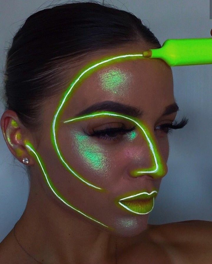 Black Light Makeup, Makeup Neon, Neon Face Paint, Uv Makeup, Disco Makeup, Holloween Makeup, Creepy Halloween Makeup, Neon Makeup, Rave Makeup