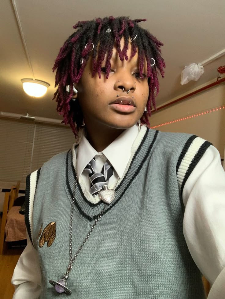 Masc Twists, Masc Braided Hairstyles, Queer Black Hairstyles, Masc 4c Hairstyles, Gender Neutral Black Hairstyles, Dreds Locs Men Dyed, Black Enby Hairstyles, Masc Loc Hairstyles, Cool Loc Hairstyles