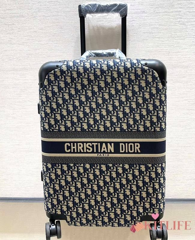 Blue Dior, Luxury Luggage, Luxury Bags Collection, Expensive Jewelry Luxury, Suitcase Bag, Luggage Bags Travel, Luxury Purses, Expensive Jewelry, Suitcase Traveling