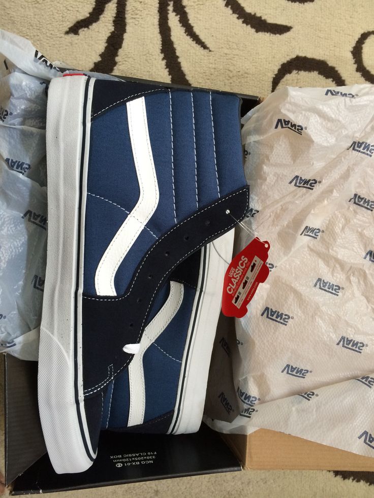 Blue Vans Aesthetic, Vans Botita, Blue Vans Shoes, Vans Azul, Hightop Vans, Vans Boots, Vans Shoes Fashion, Vans Aesthetic, Vans Old School