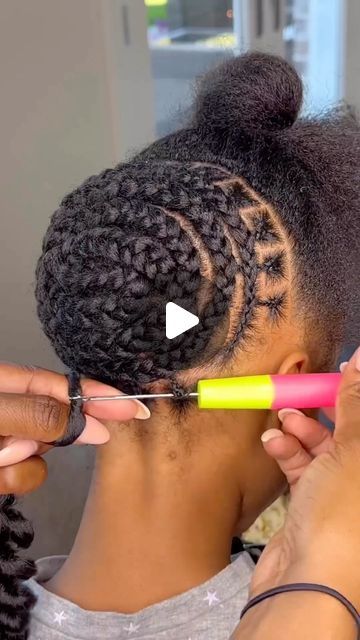 Quick Concert Hairstyles, Braid With Curly Hair In The Back, Crochet Hair Updo Styles, Hair Braiding Techniques, Crochet Braid Ponytail Hairstyle, Quick And Easy Protective Hairstyles For Natural Hair, Braids Into A Bun Black Women, Crochet Hair Braid Pattern, Hair Crochet Patterns