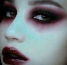 Maquillage Goth, Vampire Makeup, Alt Makeup, Swag Makeup, Smink Inspiration, Red Makeup, Romantic Goth, Emo Makeup, Dope Makeup