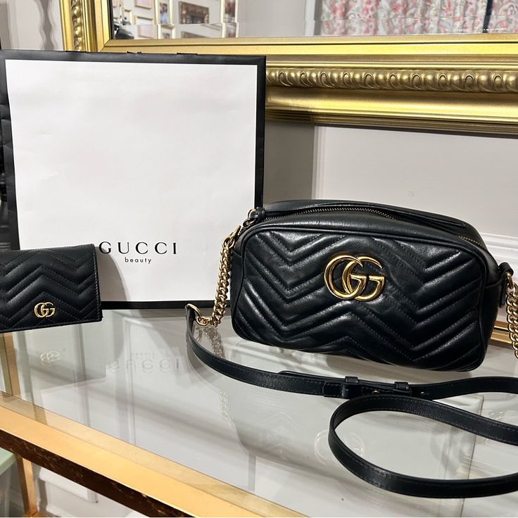 Purchased In 2020. Some Wear And Shine On The Gold Gg Emblem. Price Includes Wallet. Scuffing Present On All Four Corners Of Bag. Microfiber Suede Like Liner Has Pen And Lipgloss Staining. No Odors. A Mark On Inside Of Wallet. Shine On, Four Corners, Gucci Bags, Camera Bag, Bag Lady, Pen, Gucci, Wallet, Gold