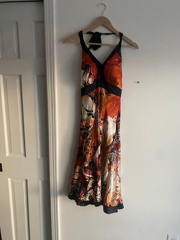 This is a gorgeous silk 90s/y2k Cache rust print halter dress. You'll look amazing in this!! Silk Halter Neck Dress For Vacation, 2000 Dresses, Dead Beat, Cache Dress, Printed Halter Dress, Y2k Dress, Dress Clothes For Women, Dream Wardrobe, Things To Buy