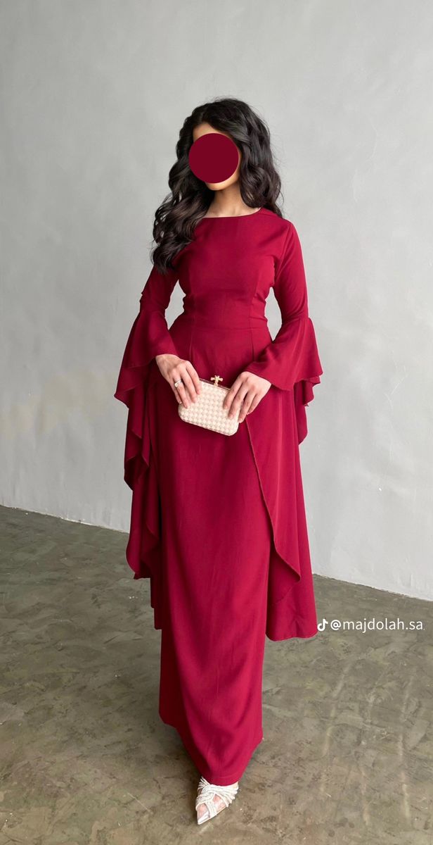 Fancy Hijabi Dresses, Classy Hijab Dress, Grad Dresses For Hijabis, Elegant Hijabi Soiree Dresses, Long Sleeve Dresses For Wedding Guest, Hijab Elegant Dresses, Red Dress With Hijab, Aesthetic Graduation Dress, Hijabi Prom Dress Classy