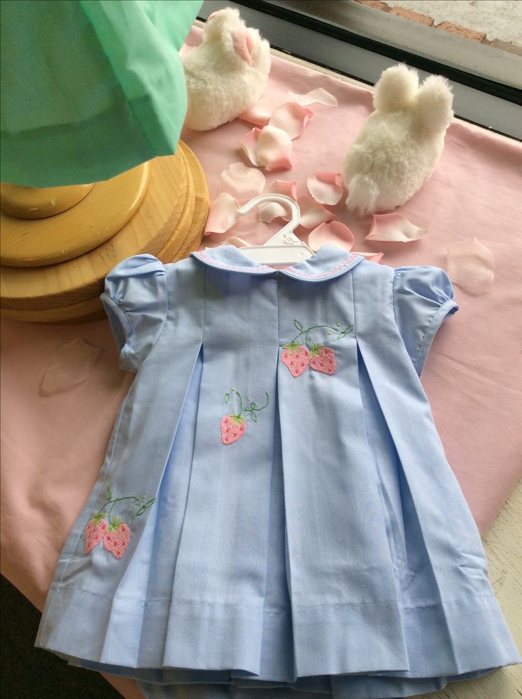 Proper Peony dress The Children's Shop, GA Peony Dress, Strawberry Theme, Kid Hairstyles, Childrens Shop, Dress Pleated, Children's Fashion, Prince And Princess, Childrens Fashion