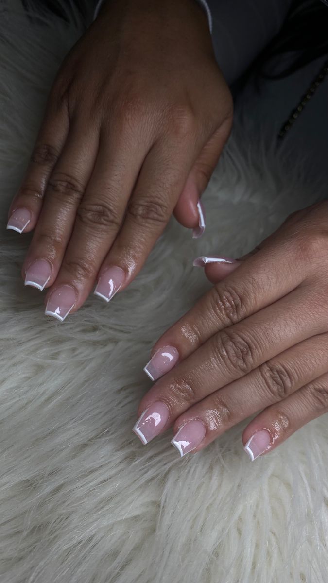 Short coffin pink and white French outline nails Short Coffin Shape Nails White Design, French Tips Coffin Short, Extra Short Coffin Gel Nails, White Outline Acrylic Nails, Short Triangle French Nails, Simple Full Set Nails, American Nails Acrylic, Ballerina Nails Short Design, V Shape French Tip Nails Short