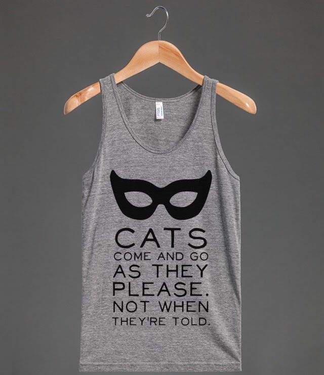 Catwoman. Funny Vintage Photos, Love Cookies, Funny Tank Tops, Nine Lives, Soccer Shirts, Tee Shirt Print, Slim Fit Shirt, Cat Shirts, Kitty Cat