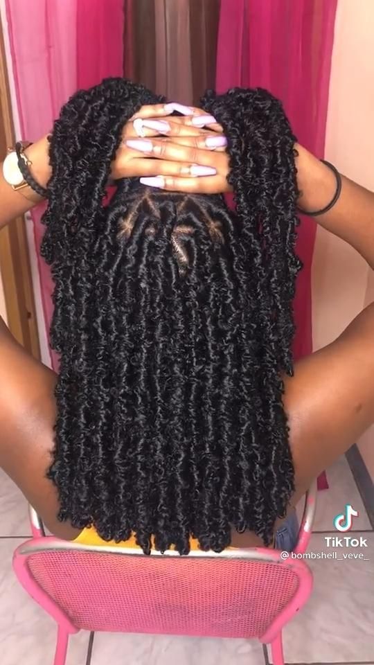 How To Style Mid Length Butterfly Locs, Butterfly Hairstyles Braids, Butterfly Locks Short, Short Butterfly Locs Styles, Butterfly Locs Medium Length, Fox Locs Hairstyles, Butterfly Locs Hairstyle Ideas, Butterfly Locs Styles, Butterfly Locs Short