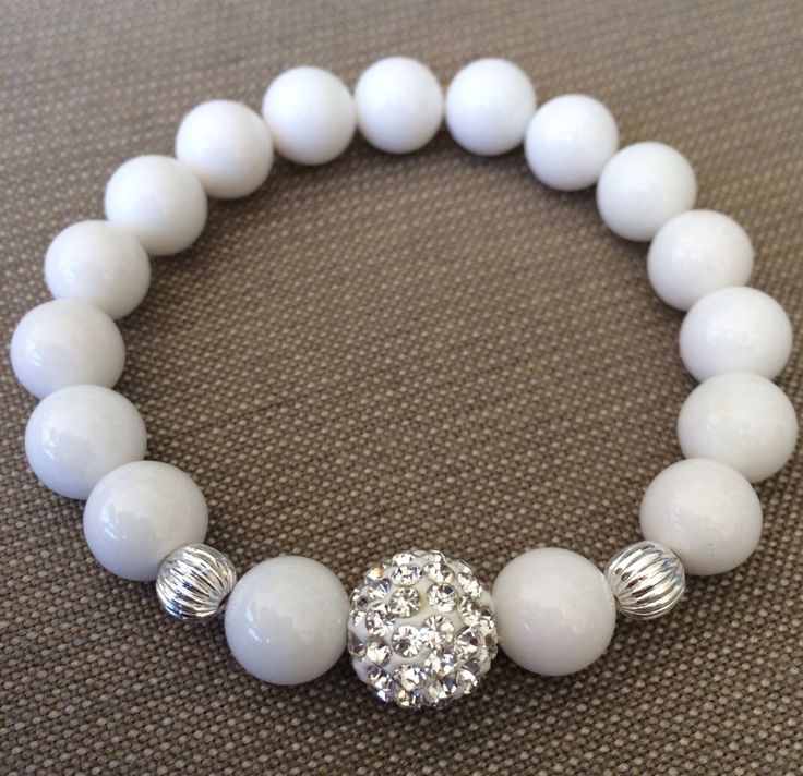 10mm bead white White Bead Bracelet Ideas, White Beaded Bracelets, Stretch Beaded Bracelets Diy, White Beaded Bracelet, White Beads Bracelet, Beaded Bracelets Tutorial, Beaded Necklace Diy, Diy Bracelet Designs, Beads Bracelet Design