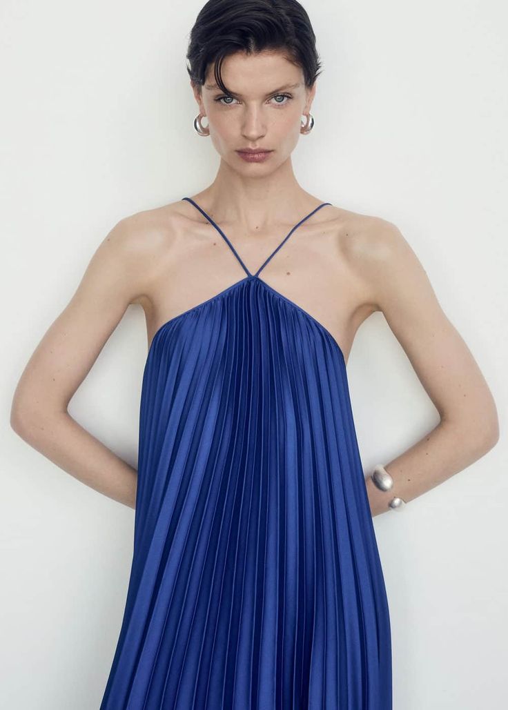 Pleated halter neck dress -  Women | Mango USA Blue Dress Flowy, Plisse Outfit, Libertine Fashion, Halter Maxi Dress, Usa Party Outfit, Brazil Dress, Mango Maxi Dress, Chiffon Halter Dress, Big Chop Natural Hair