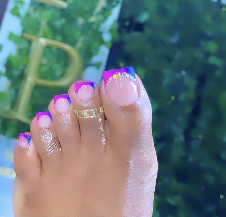 Acrylic Pedicure Ideas, Gel Polish Toe Nail Designs, Purple Acrylic Toes, Gel French Pedicure Toes, Purple Toes Designs, Neon French Tip Pedicure, Acrylic Toe Nails French Tip, Pretty Toes Pedicure, French Tip Pedicure Toes