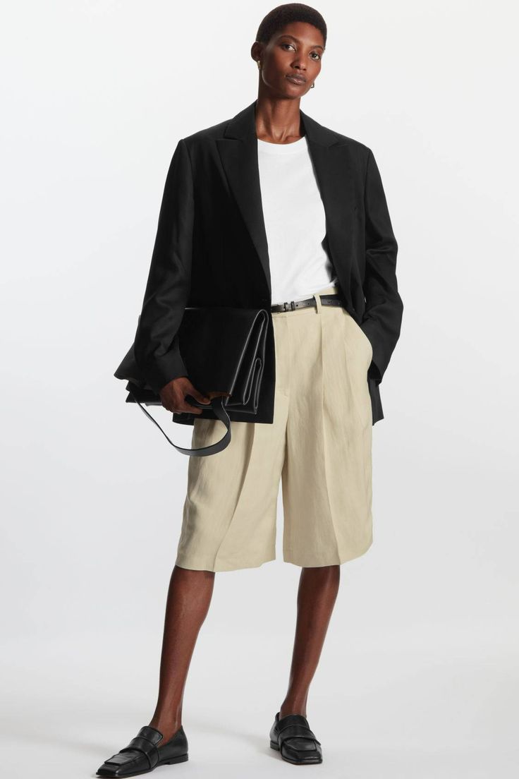 7 Celebrity Bermuda-Shorts Looks to Re-Create | Who What Wear Bermuda Shorts Outfits, Bermuda Shorts Outfit, Club Attire, Bermuda Pants, Cream Shorts, Checked Jacket, Shorts Outfit, Celebrity Look, Work Wardrobe