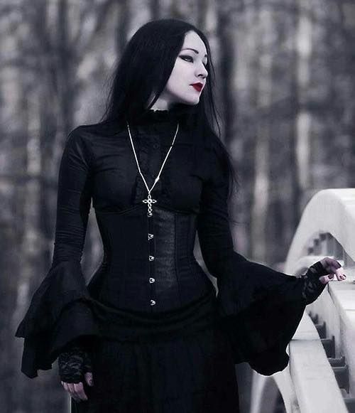 Winter Goth, Gothic Fashion Victorian, Gothic Fashion Women, Goth Outfit Ideas, 달력 디자인, Gothic Looks, Goth Look, Gothic Models, Romantic Goth