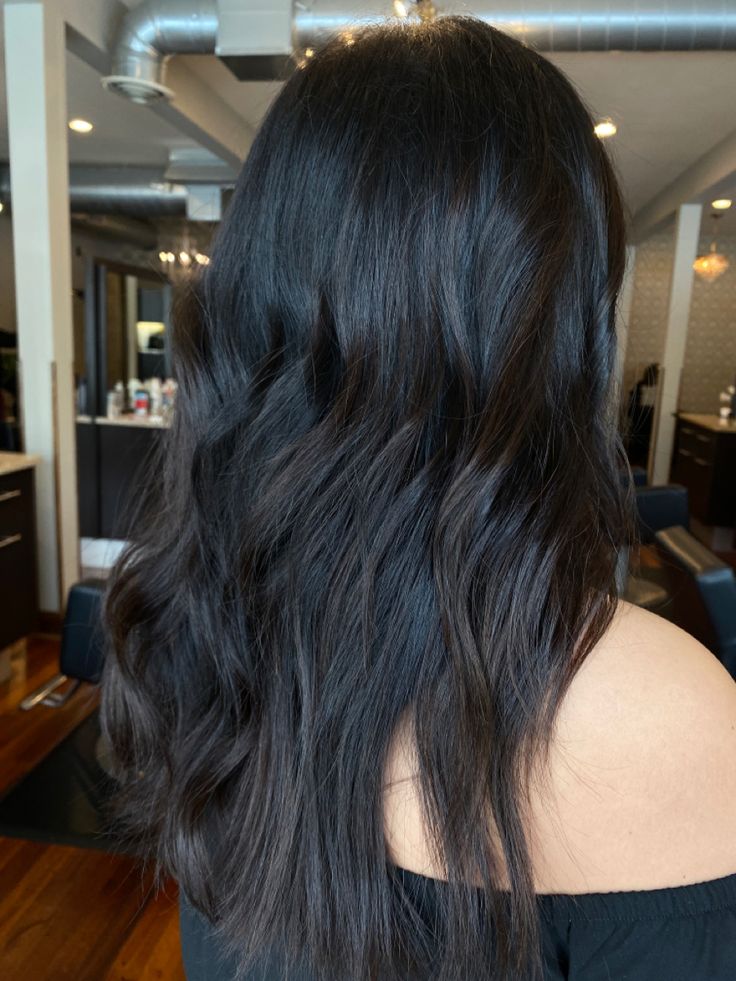 Black Hair With Subtle Highlights Straight, Subtle Dark Brown Balayage On Black Hair, Dark Black Hair With Dimension, Black Hair With Subtle Dimension, Subtle Black Balayage, Subtle Brunette Dimension, Partial Balayage On Black Hair, Black Hair Subtle Highlights, Subtle Highlights For Black Hair