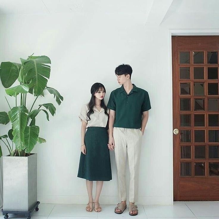 Minimalist Couple Outfit, Green Couple Outfit, Neutral Couple Outfits, Couple Outfits Matching Casual, Cute Couple Outfits Matching, Matchy Outfit, Prenup Outfit, Couple Ootd, Ootd Couple