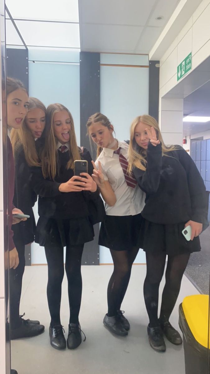 Uk Private School, Romanticising School Uk, Cute School Uniform Aesthetic, British Private School Aesthetic, British School Core, Secondary School Uniform Uk, School Uniform Fashion British, British Secondary School Aesthetic, Uk Secondary School