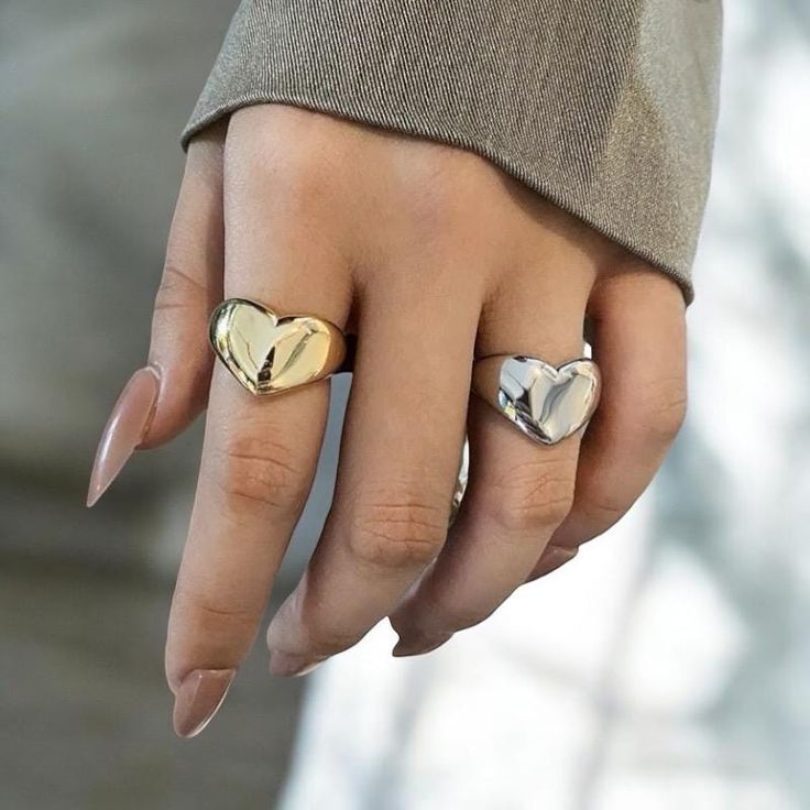 At Lumieredelacour, we scour the globe 🌍 to find the most unique and stylish products just for you! 😎✨ We partner with top-notch suppliers to bring these treasures directly to your doorstep  ensuring fresh, fun, and affordable finds 🎉. What's Included: Design: This Chunky Love Heart Ring features a bold and romantic design, perfect for adding a touch of love and elegance to any outfit. Its wide band and heart motif make it a standout piece that embodies the essence of Y2K trends. ❤️✨ Material Jewelry Couple, Metallic Texture, Gold Color Ring, Trendy Ring, Cuff Rings, Metal Heart, Ring Light, Wedding Band Sets, Elegant Party