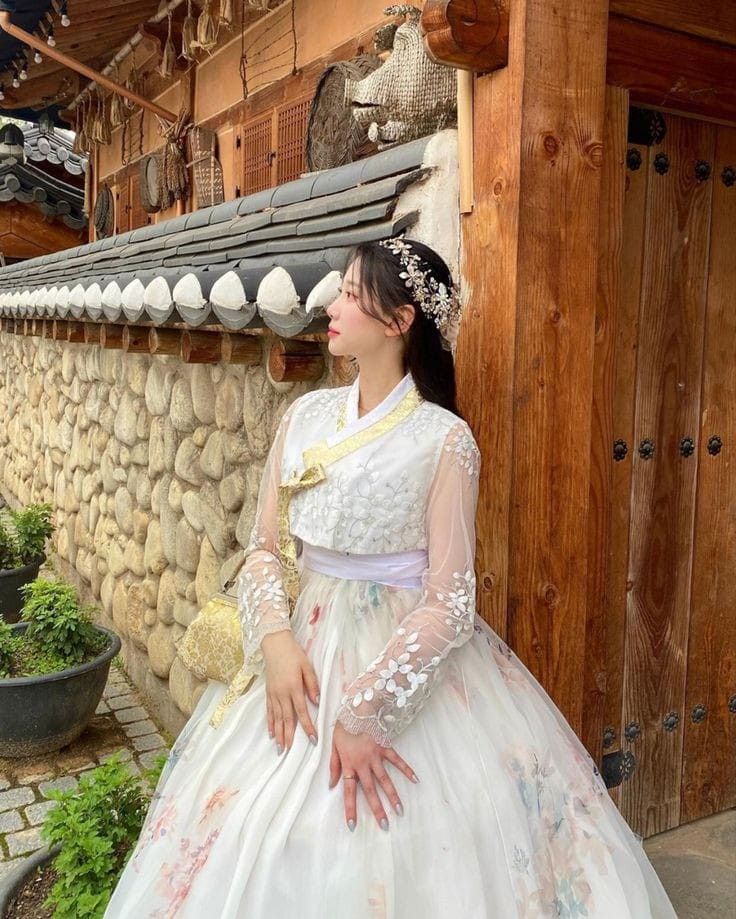 Blackpink Hanbok, Korean Hanbok Princesses, Pretty Hanbok, Korean Historical Fashion, Korean Hanbok Modern, Hanbok Aesthetic, Hanbok Wedding Dress, Korean Traditional Dress Hanbok, Hanbok Wedding