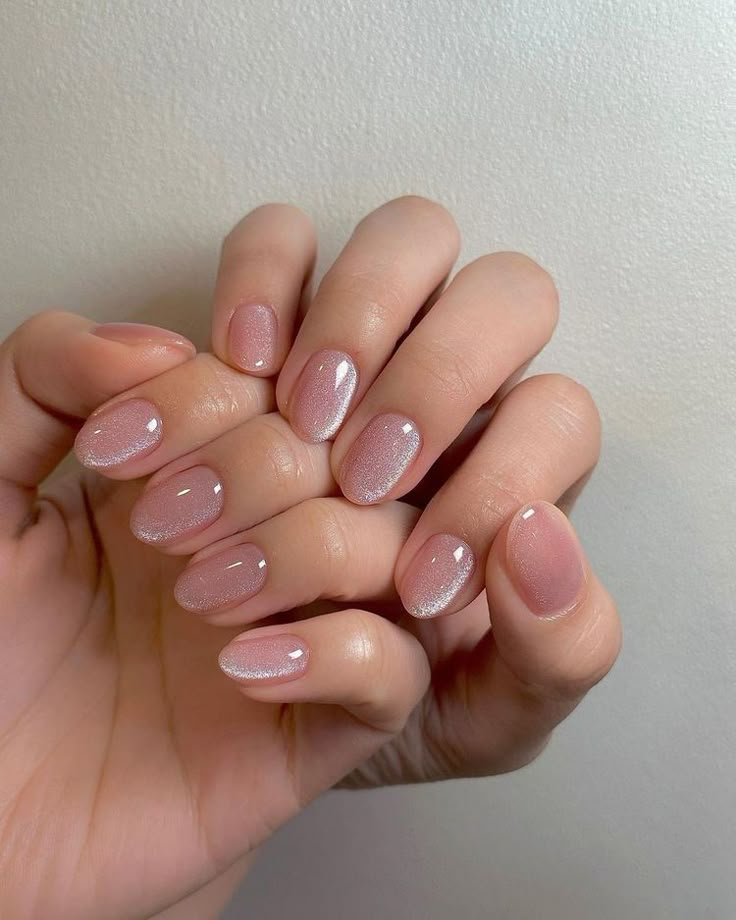 Christmas Nails For Pale Skin, Cute Nails For Pale Skin, Simple Gel Manicure Short Nails, Nail Color Pale Skin, Nails For Pale Hands, Pale Skin Nails, Nails Pale Skin, Cat Eye Almond Nails, Nails For Pale Skin