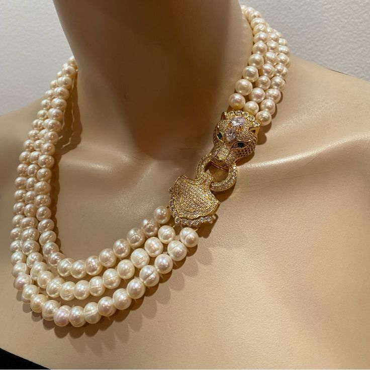 This Classic Necklace Is A Must In Any Closet Elegant For All Occasions Coms In A Gift Box Xo Necklace, Turquoise Accessories, Solid Necklace, Panther Head, Jewelry Cartier, Multi Strand Beaded Necklace, Multi Chain Necklace, Real Pearl Necklace, Star Charm Necklace